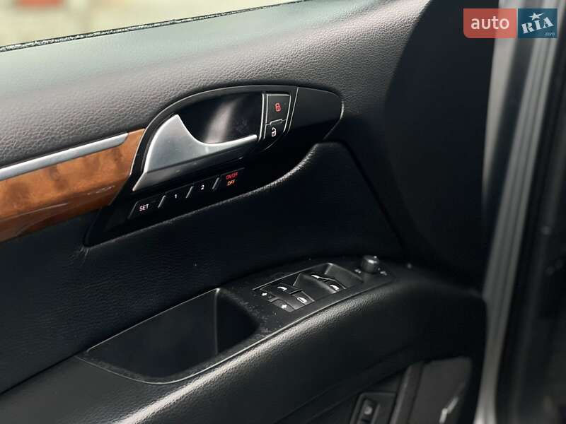 Внедорожник / Кроссовер Audi Q7 2006 в Днепре