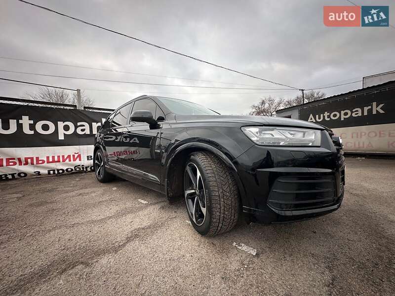 Внедорожник / Кроссовер Audi Q7 2017 в Запорожье