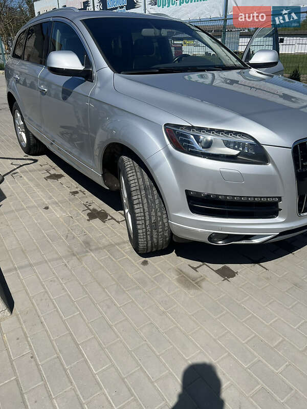Внедорожник / Кроссовер Audi Q7 2011 в Томашполе