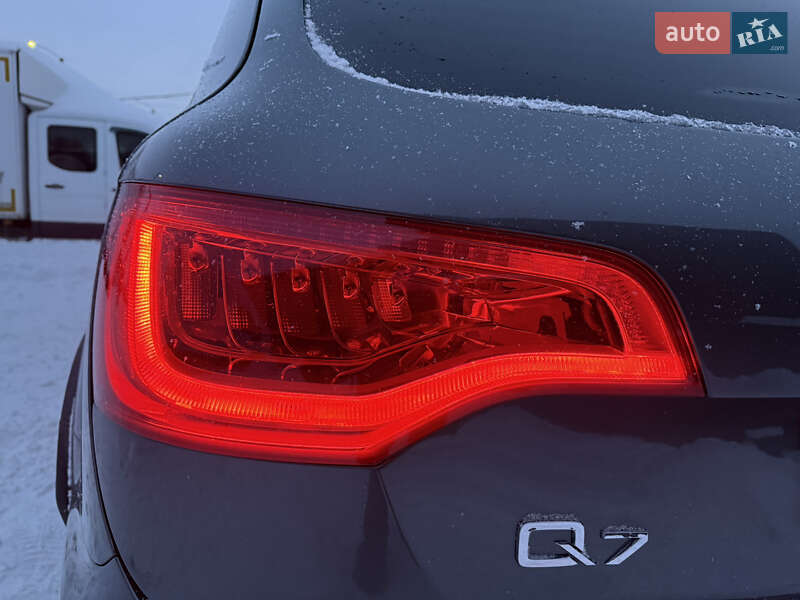 Внедорожник / Кроссовер Audi Q7 2013 в Дубно