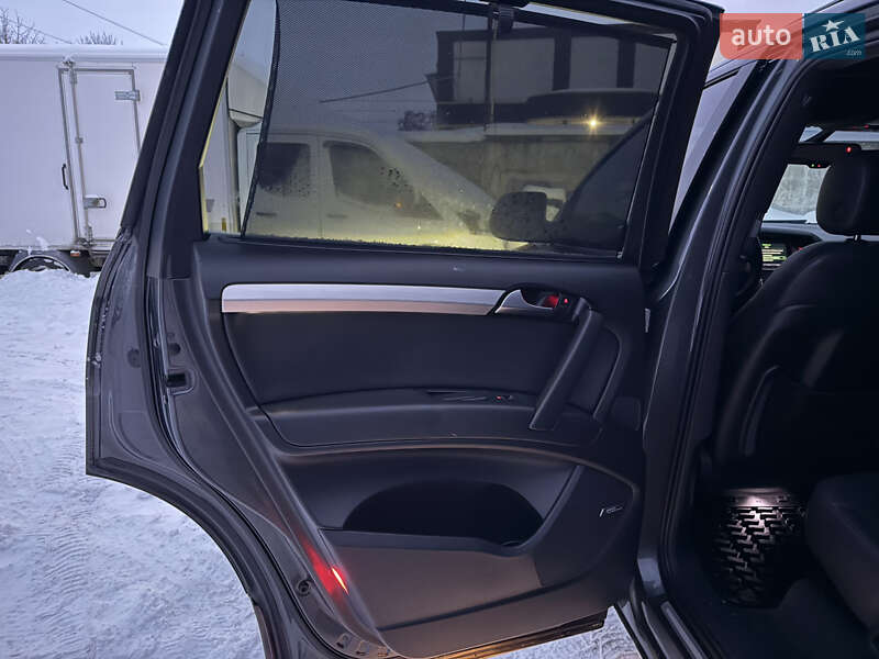 Внедорожник / Кроссовер Audi Q7 2013 в Дубно