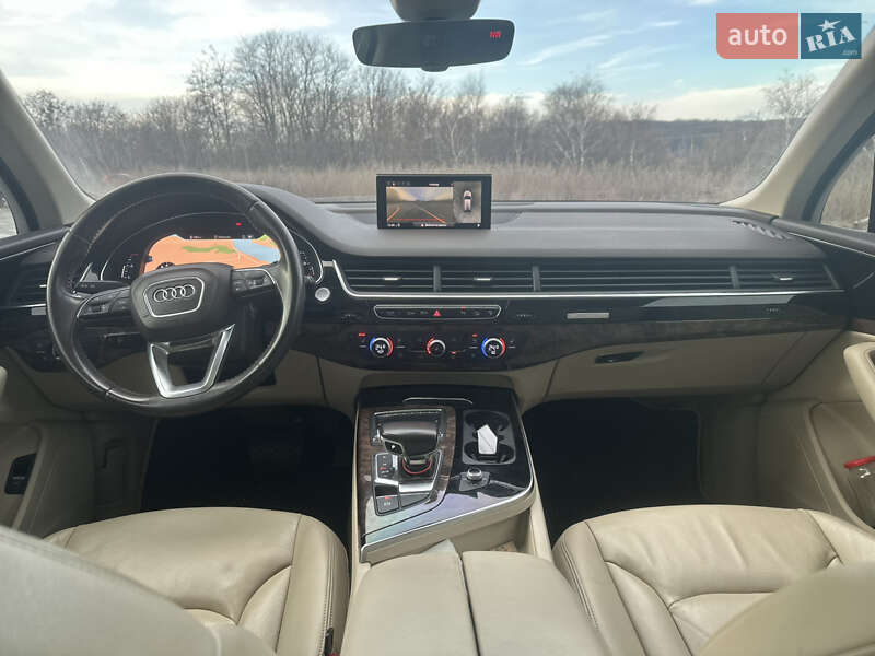 Внедорожник / Кроссовер Audi Q7 2017 в Полтаве