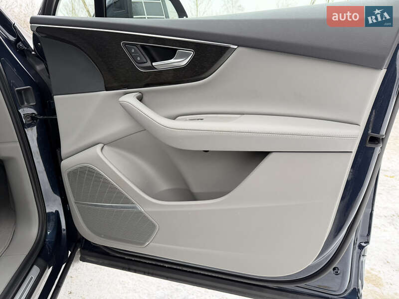 Внедорожник / Кроссовер Audi Q7 2023 в Дрогобыче