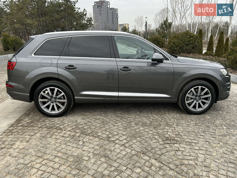 Внедорожник / Кроссовер Audi Q7 2018 в Днепре
