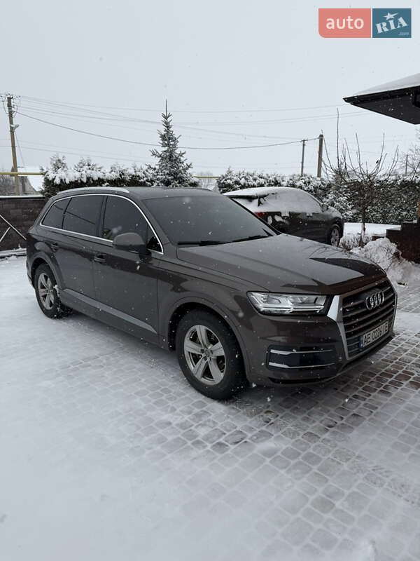 Внедорожник / Кроссовер Audi Q7 2017 в Павлограде