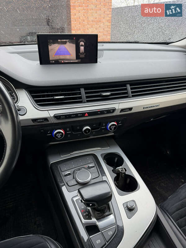 Внедорожник / Кроссовер Audi Q7 2017 в Павлограде