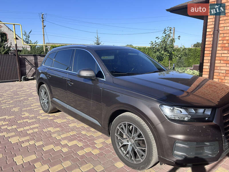 Внедорожник / Кроссовер Audi Q7 2017 в Павлограде