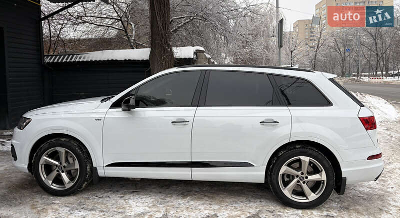 Внедорожник / Кроссовер Audi Q7 2018 в Киеве