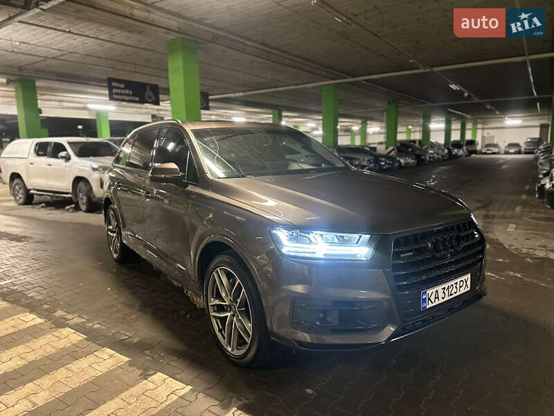 Внедорожник / Кроссовер Audi Q7 2017 в Киеве