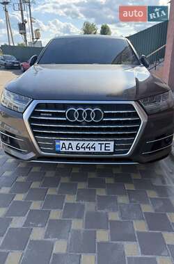 Позашляховик / Кросовер Audi Q7 2016 в Києві