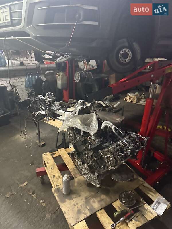 Внедорожник / Кроссовер Audi Q7 2016 в Киеве