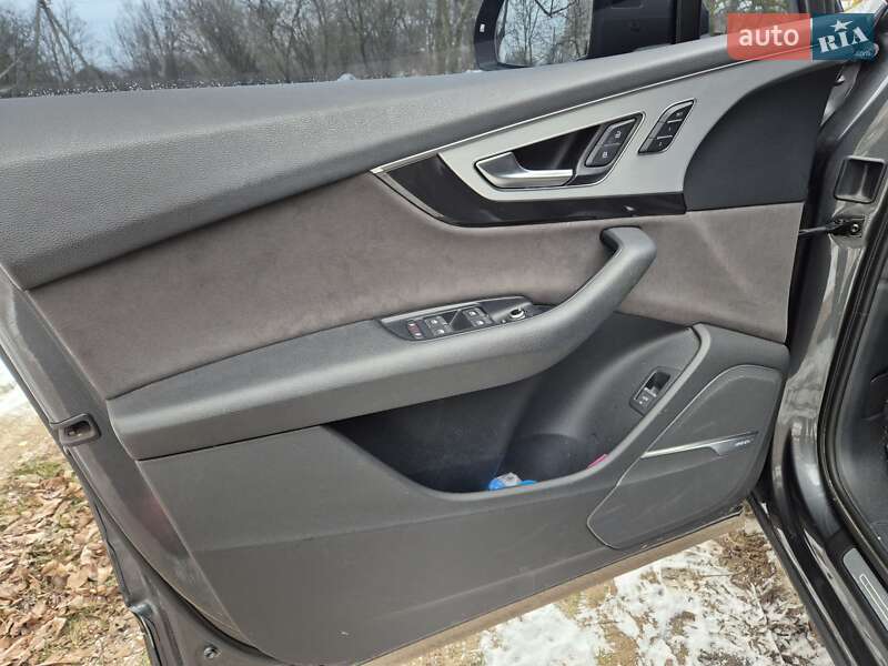 Внедорожник / Кроссовер Audi Q7 2016 в Дунаевцах