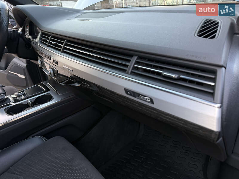 Внедорожник / Кроссовер Audi Q7 2019 в Одессе