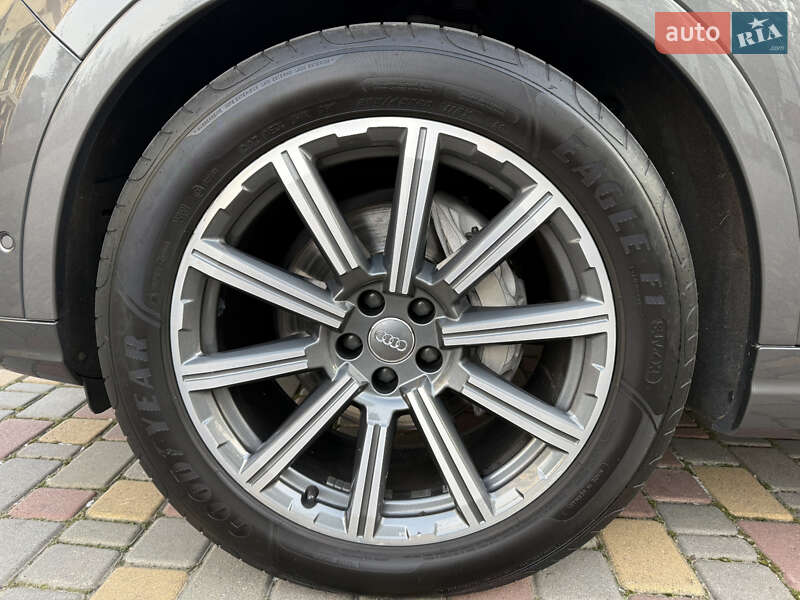 Внедорожник / Кроссовер Audi Q7 2019 в Одессе