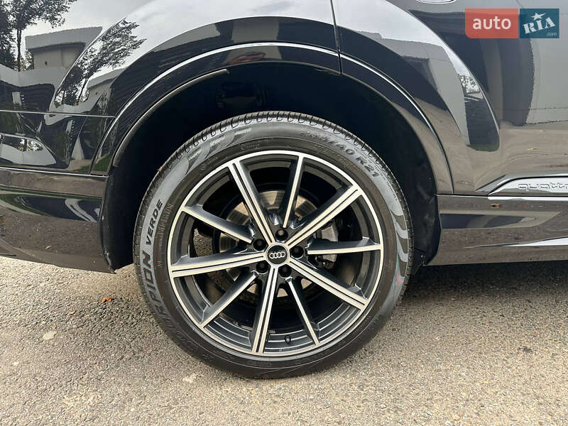 Внедорожник / Кроссовер Audi Q7 2020 в Киеве