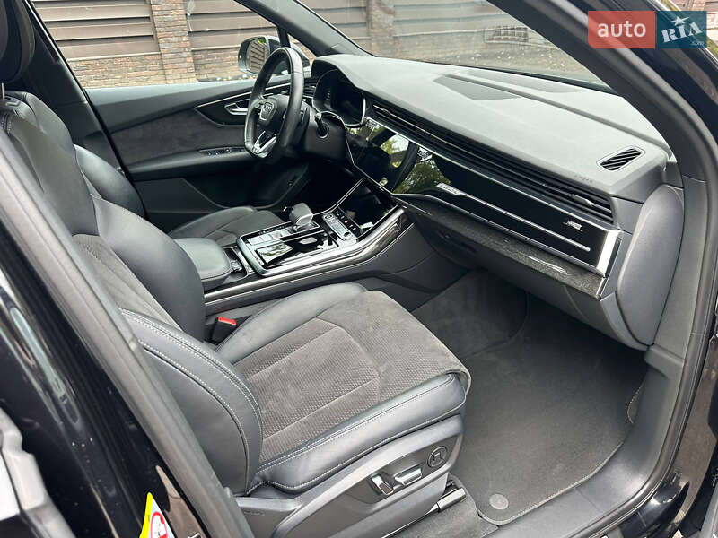 Внедорожник / Кроссовер Audi Q7 2020 в Киеве