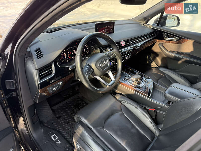 Внедорожник / Кроссовер Audi Q7 2018 в Чернигове