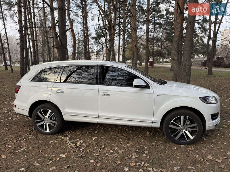Внедорожник / Кроссовер Audi Q7 2013 в Кременчуге