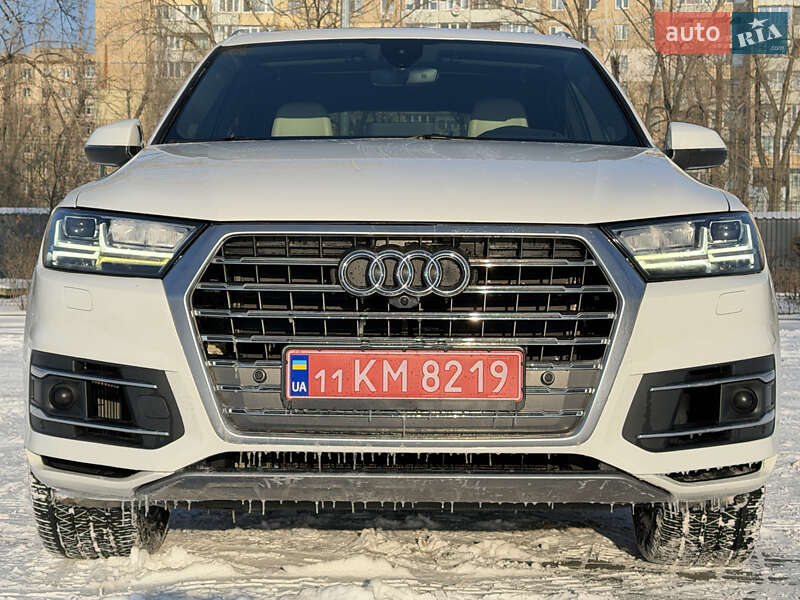 Внедорожник / Кроссовер Audi Q7 2017 в Каменском