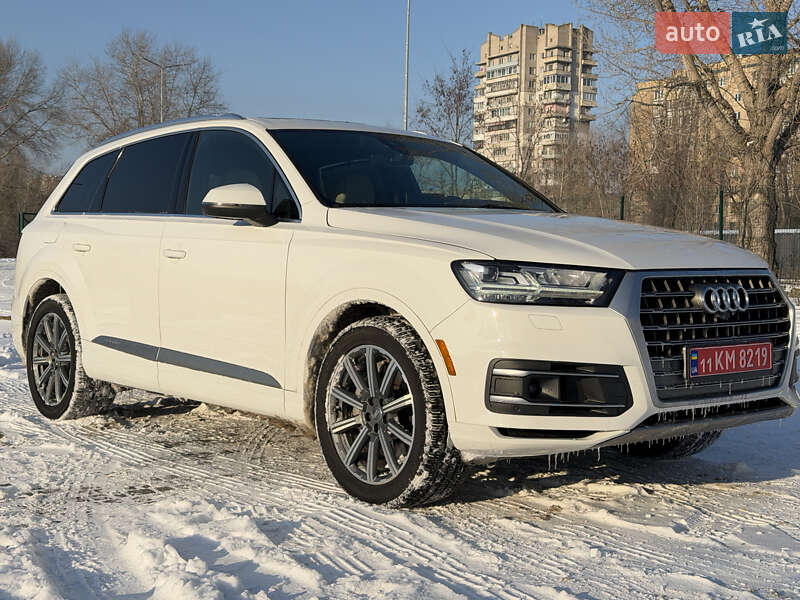 Внедорожник / Кроссовер Audi Q7 2017 в Каменском