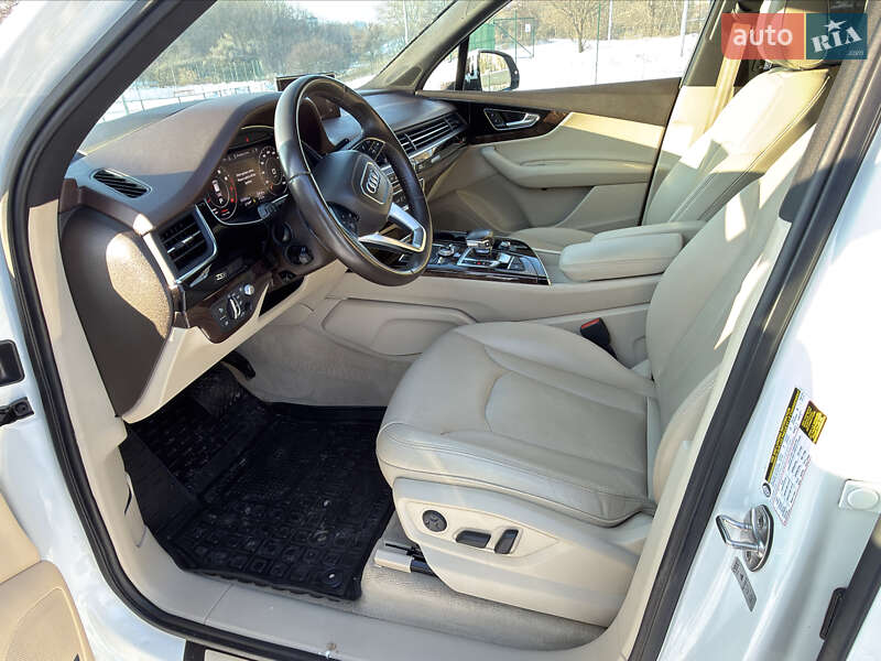 Внедорожник / Кроссовер Audi Q7 2017 в Каменском