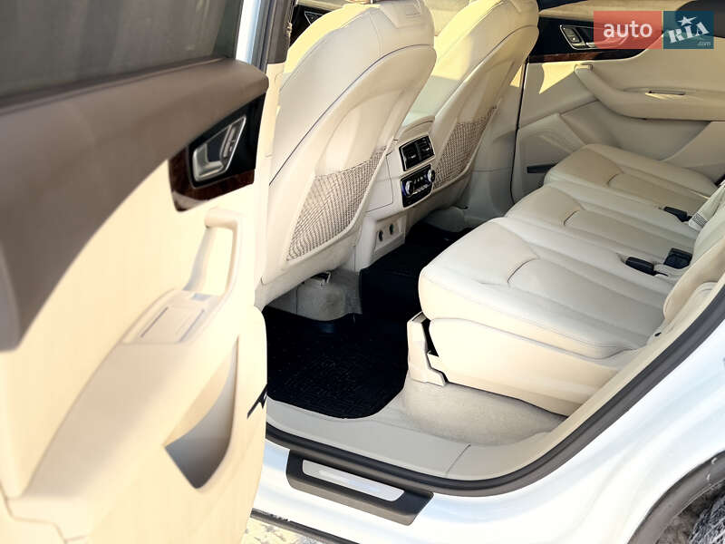 Внедорожник / Кроссовер Audi Q7 2017 в Каменском