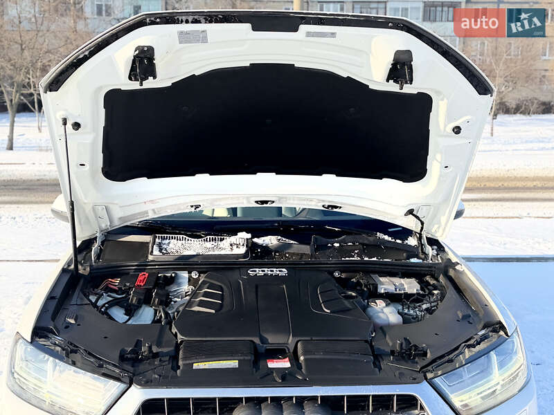 Внедорожник / Кроссовер Audi Q7 2017 в Каменском