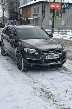 Внедорожник / Кроссовер Audi Q7 2006 в Могилев-Подольске