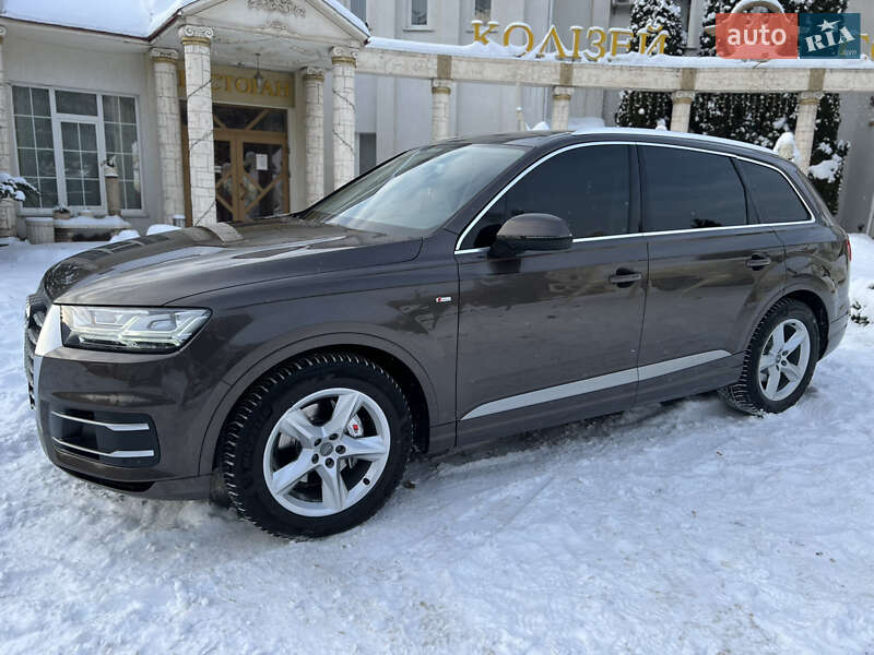 Внедорожник / Кроссовер Audi Q7 2015 в Хмельницком