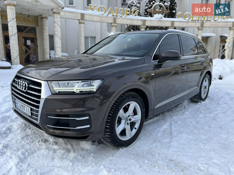 Внедорожник / Кроссовер Audi Q7 2015 в Хмельницком