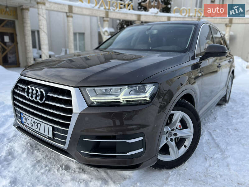 Внедорожник / Кроссовер Audi Q7 2015 в Хмельницком