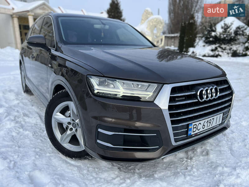 Внедорожник / Кроссовер Audi Q7 2015 в Хмельницком