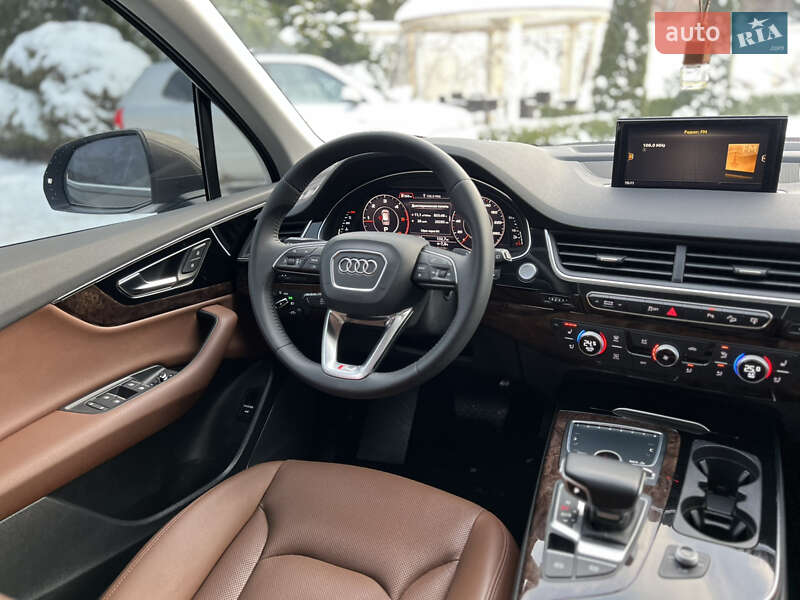 Внедорожник / Кроссовер Audi Q7 2015 в Хмельницком