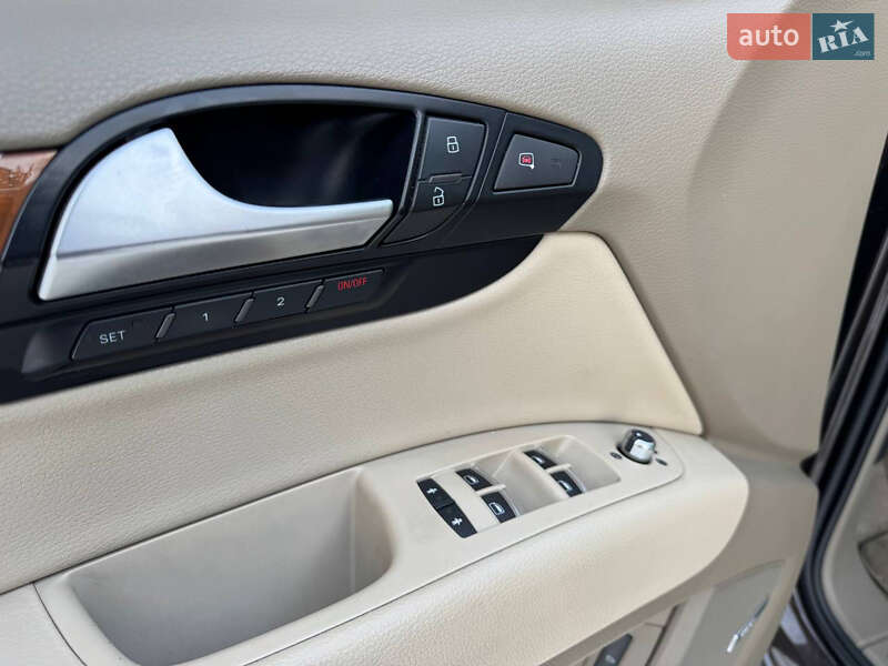 Внедорожник / Кроссовер Audi Q7 2014 в Владимире