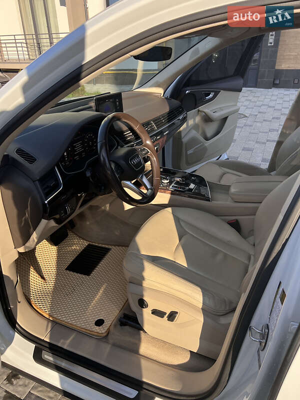 Внедорожник / Кроссовер Audi Q7 2018 в Ужгороде