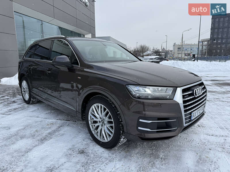 Внедорожник / Кроссовер Audi Q7 2017 в Харькове
