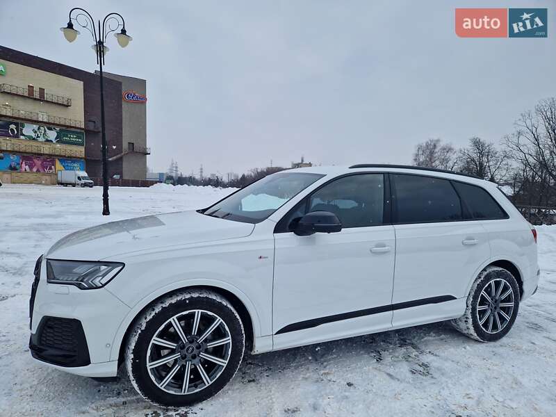 Внедорожник / Кроссовер Audi Q7 2023 в Киеве
