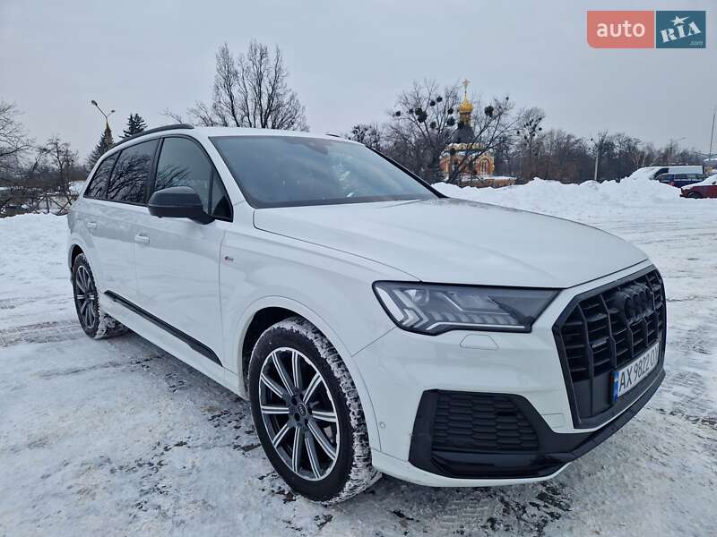 Внедорожник / Кроссовер Audi Q7 2023 в Киеве