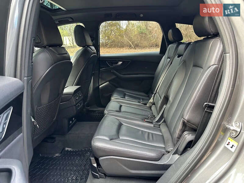 Внедорожник / Кроссовер Audi Q7 2017 в Киеве