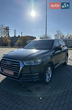 Внедорожник / Кроссовер Audi Q7 2017 в Нововолынске