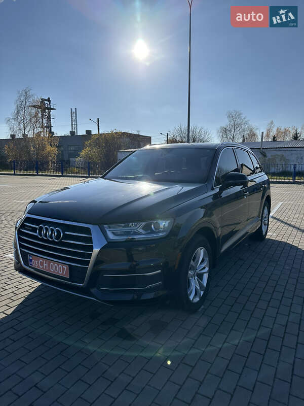 Внедорожник / Кроссовер Audi Q7 2017 в Нововолынске