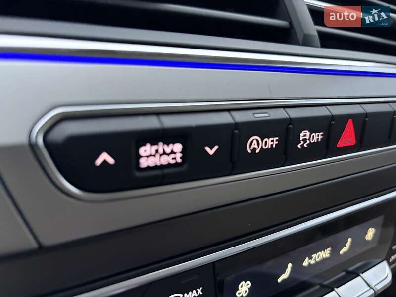 Внедорожник / Кроссовер Audi Q7 2016 в Киеве