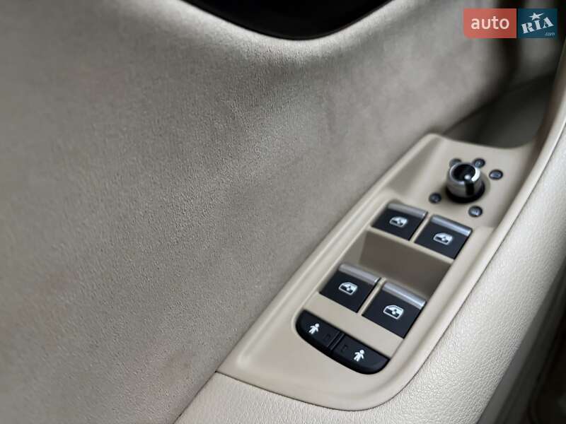 Внедорожник / Кроссовер Audi Q7 2016 в Киеве