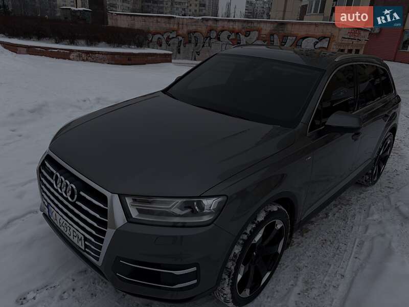 Внедорожник / Кроссовер Audi Q7 2016 в Киеве