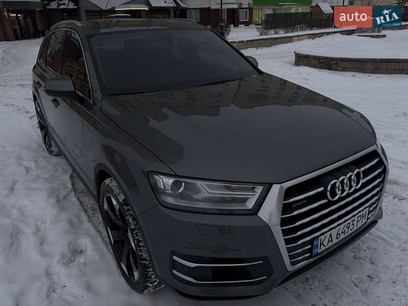Внедорожник / Кроссовер Audi Q7 2016 в Киеве