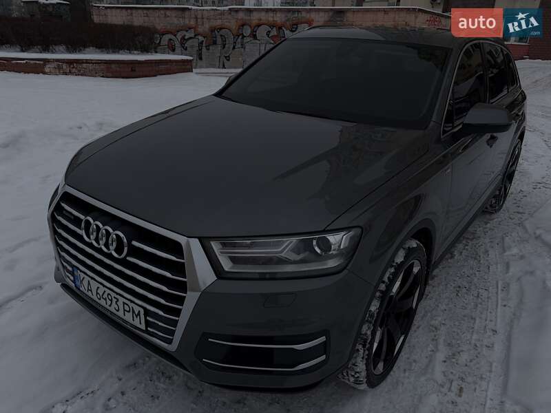 Внедорожник / Кроссовер Audi Q7 2016 в Киеве