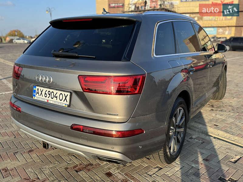 Внедорожник / Кроссовер Audi Q7 2015 в Краснограде