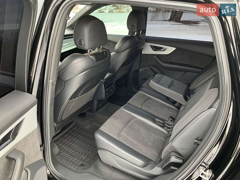 Внедорожник / Кроссовер Audi Q7 2020 в Кривом Роге