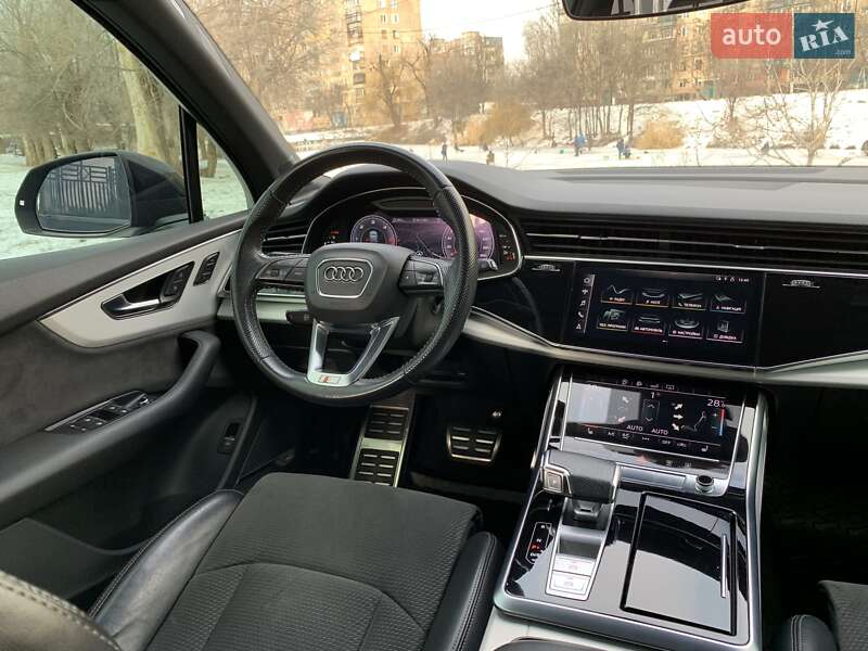 Внедорожник / Кроссовер Audi Q7 2020 в Кривом Роге