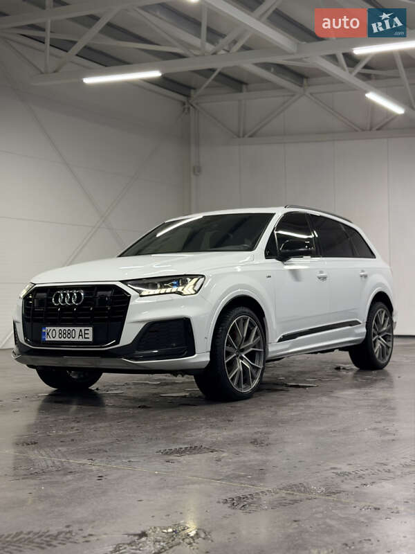 Внедорожник / Кроссовер Audi Q7 2021 в Ильнице